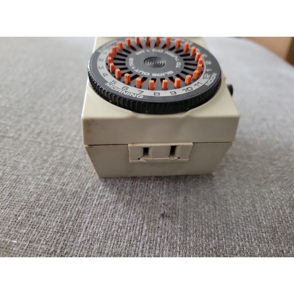 Vintage Intermatic Master Control 24 Hour Timer D811 - Picture 4 of 7